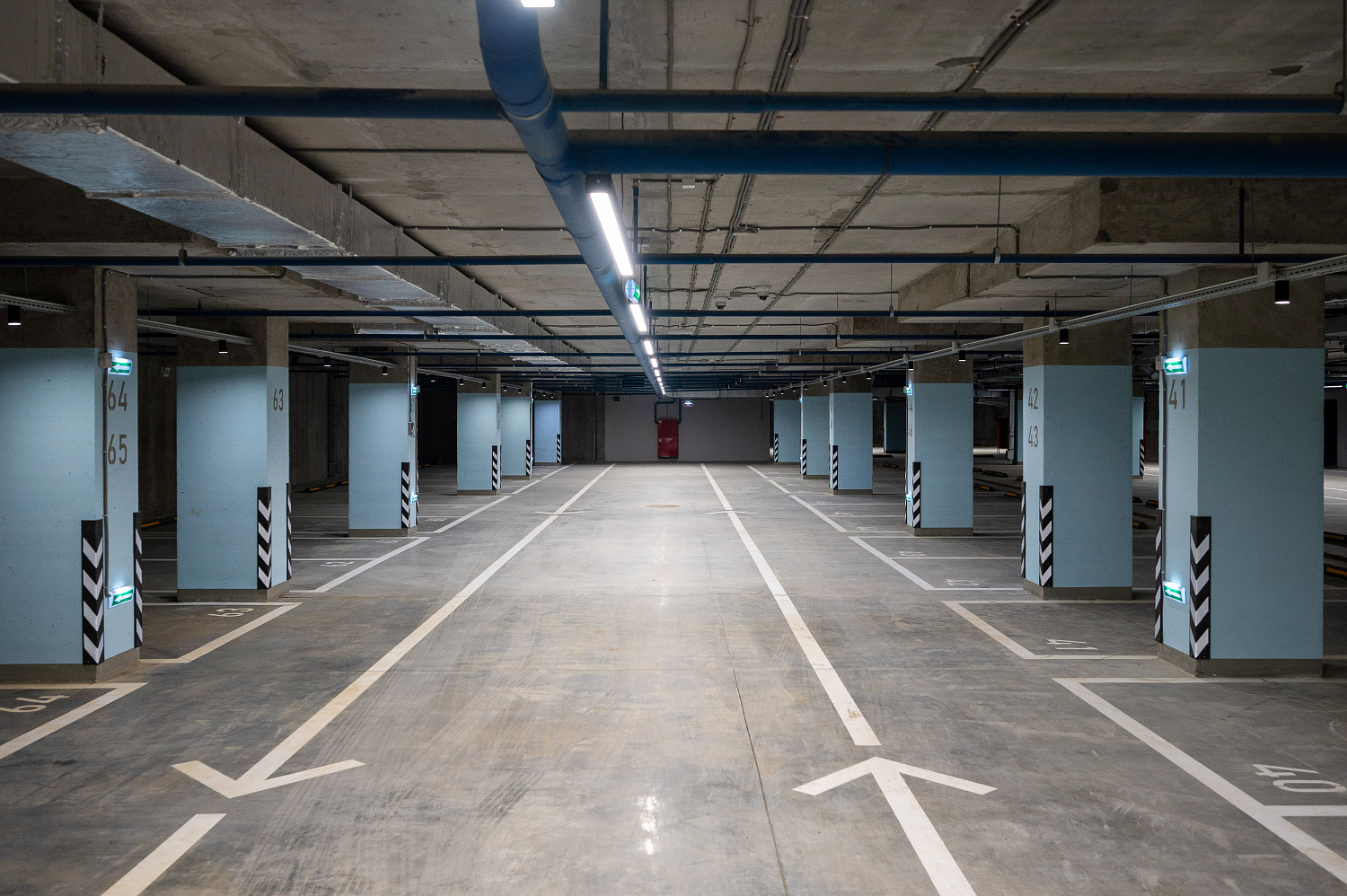 Парковка ЖК "Сибирский сад" в Екатеринбурге Парковка ЖК "Сибирский сад" в Екатеринбурге