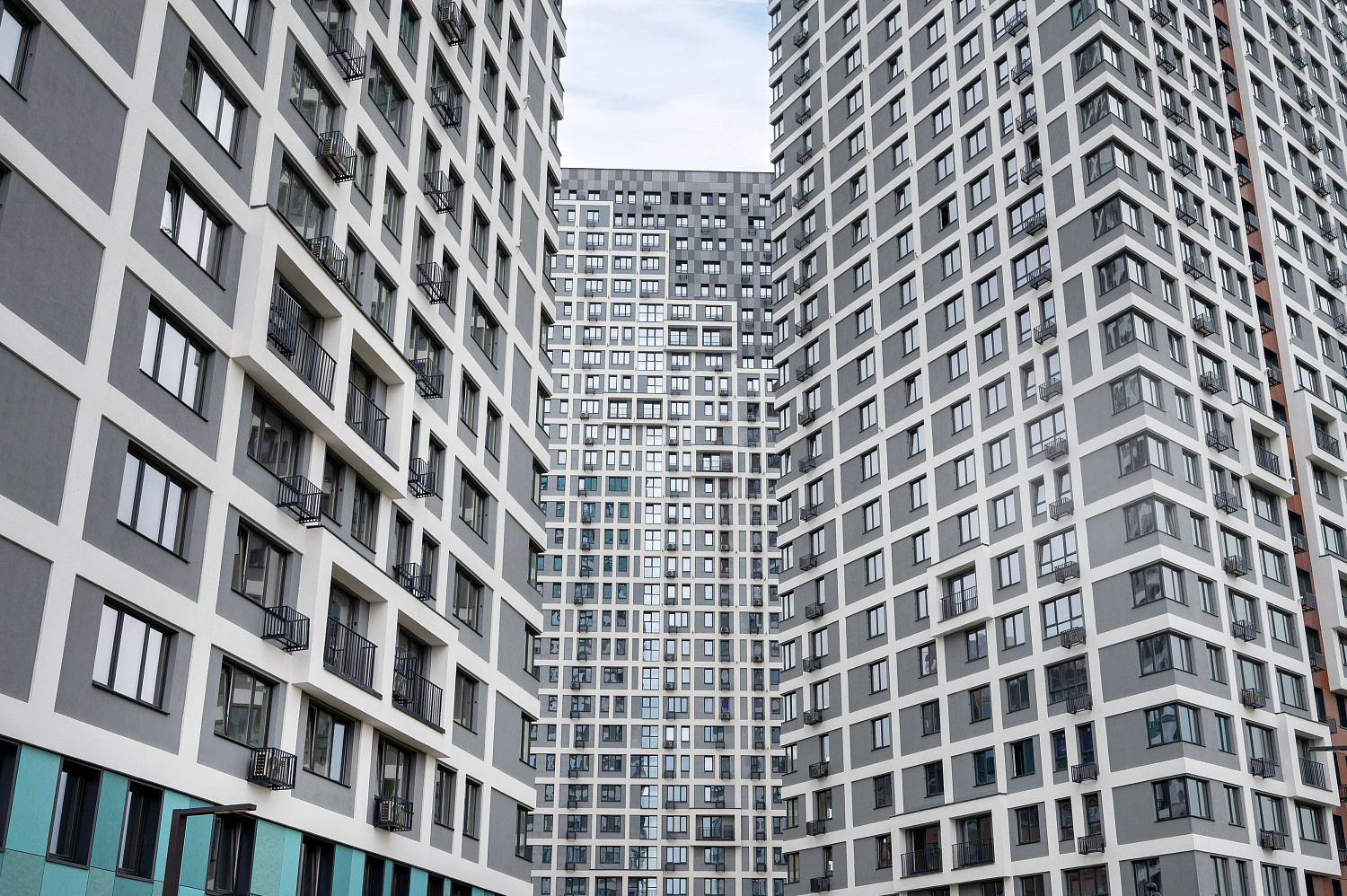 Парковка ЖК "Сибирский сад" в Екатеринбурге Парковка ЖК "Сибирский сад" в Екатеринбурге