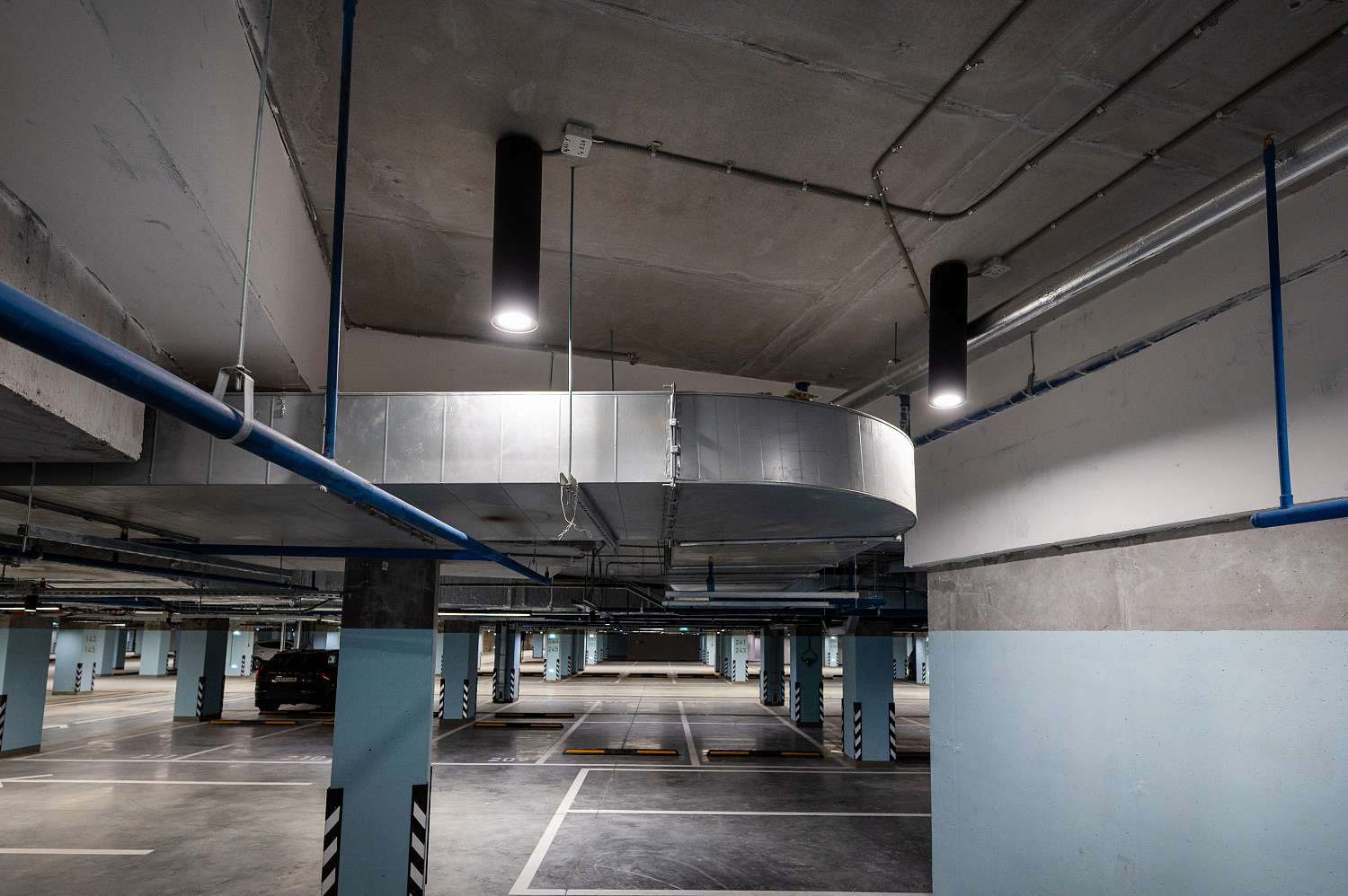 Парковка ЖК "Сибирский сад" в Екатеринбурге Парковка ЖК "Сибирский сад" в Екатеринбурге