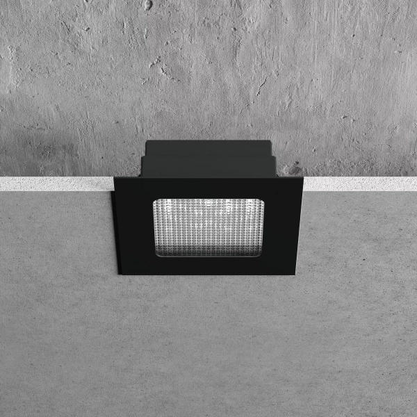 Geniled_Tetris_In_100x100_Microprism_Black_06_image1