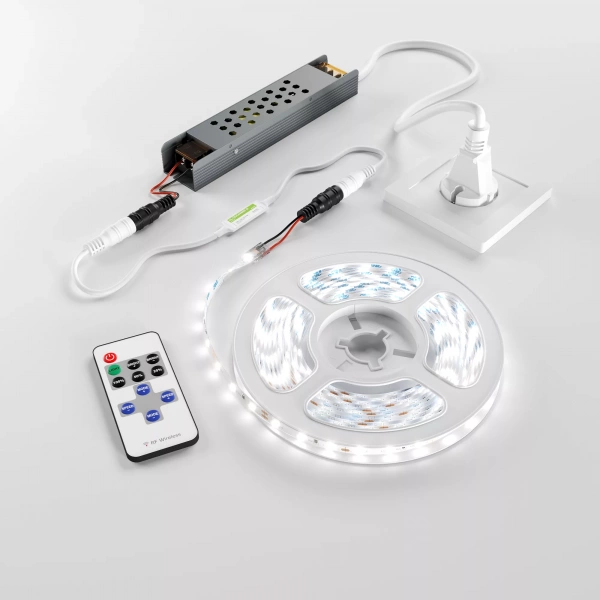 03483 Geniled_LED_Strip_Light_GL-60SMD2835_12V_5Wx1_8x2000_2700-3000K_IP33_04